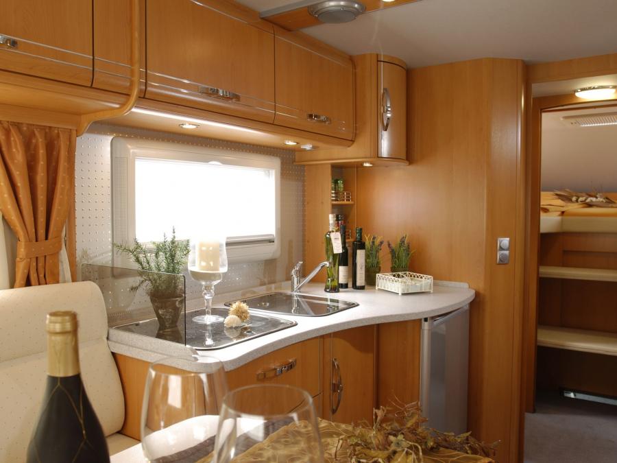 Интерьер PhoeniX Alkoven 7200 RSL 2009 года  (фото 8 из 9)
